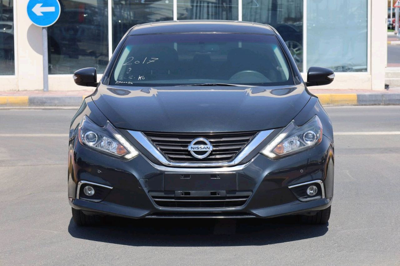 Nissan Altima - Image 2