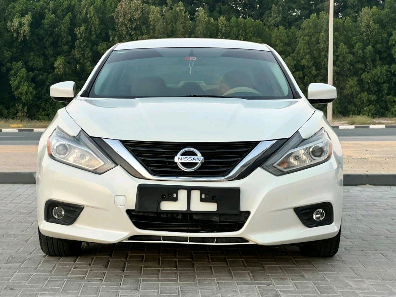 Nissan Altima - Image 4