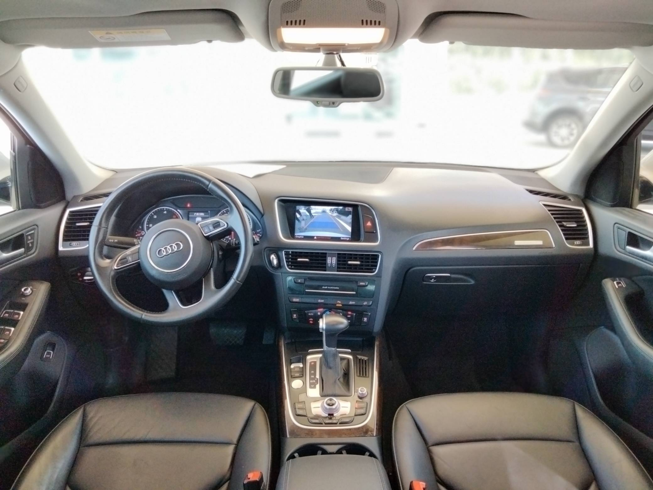 Audi Q5 - Image 2