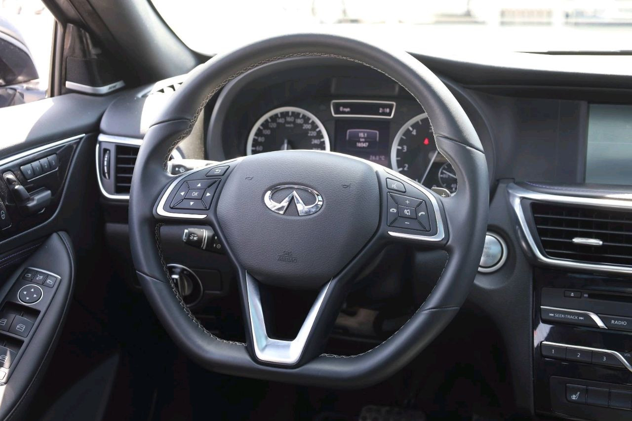 Infiniti Q30 - Image 9