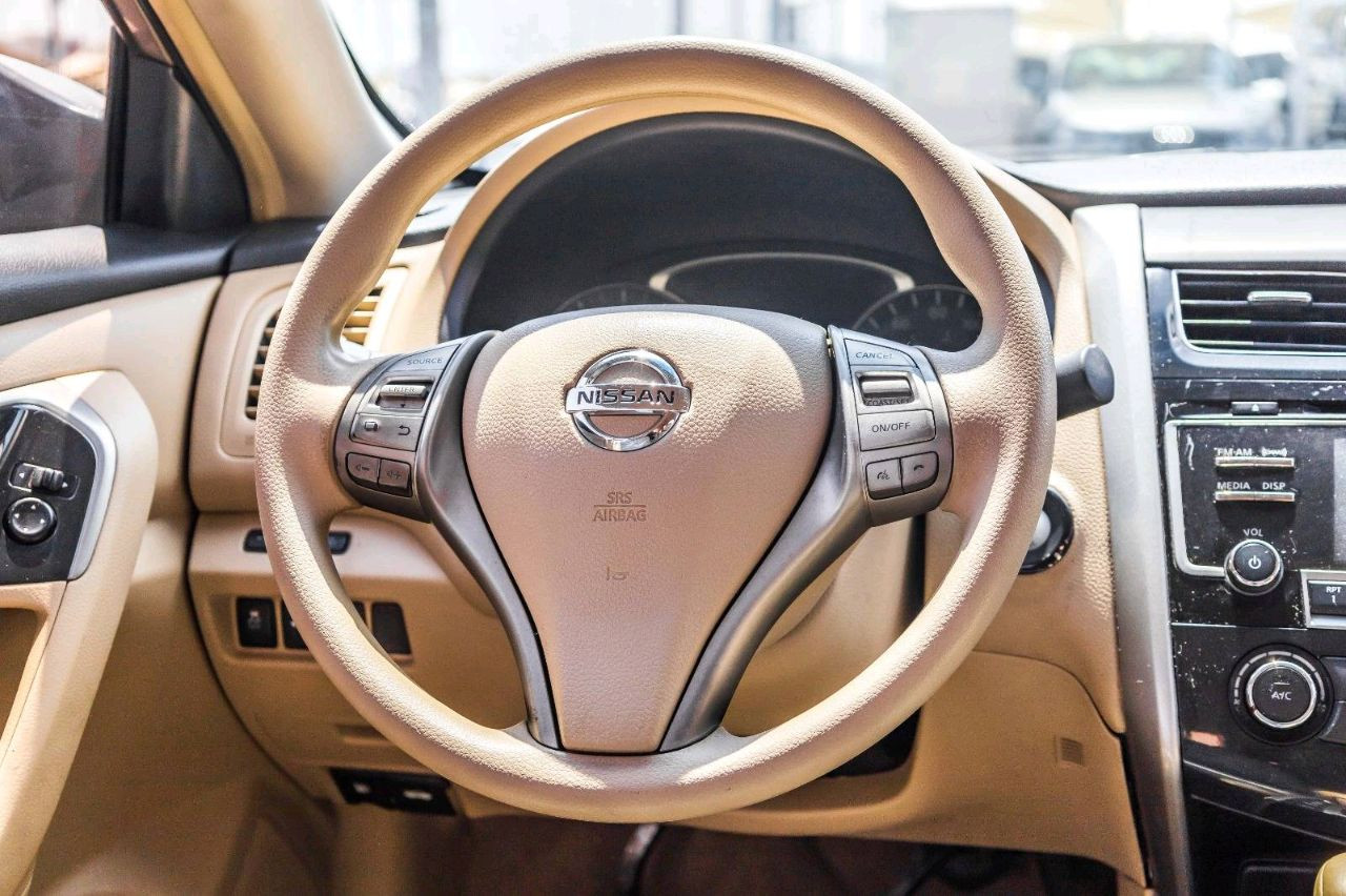 Nissan Altima - Image 8