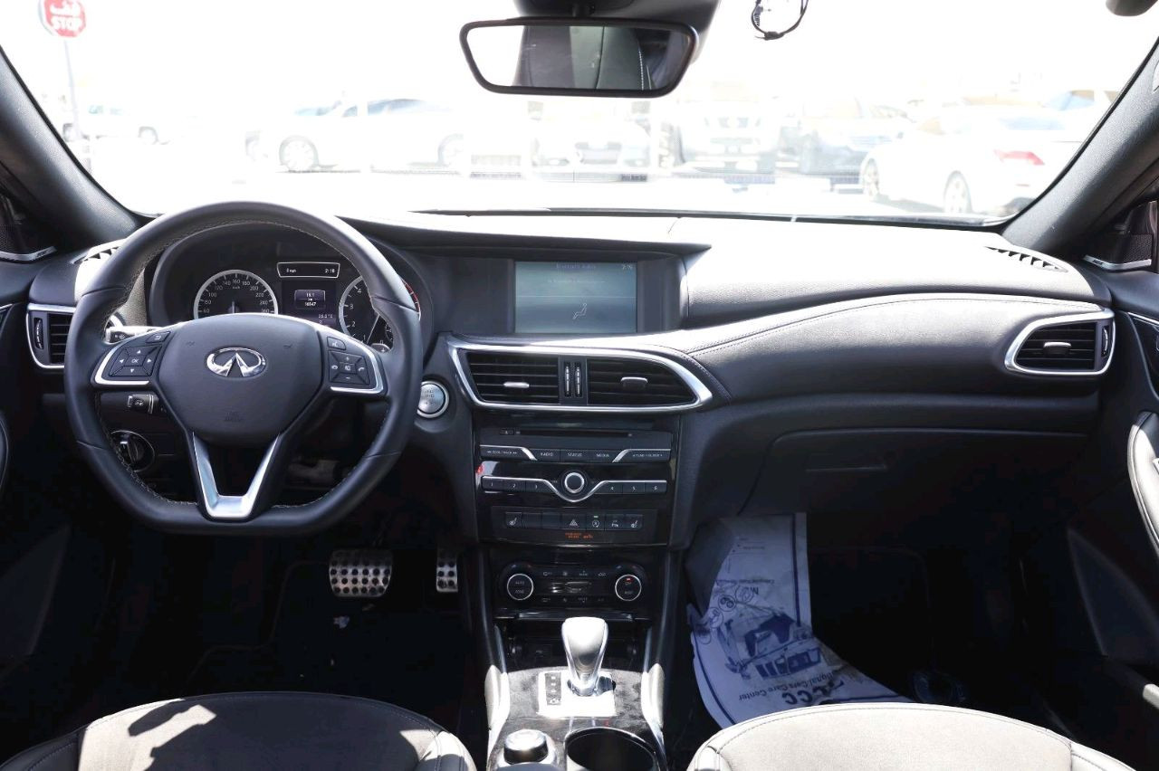 Infiniti Q30 - Image 6