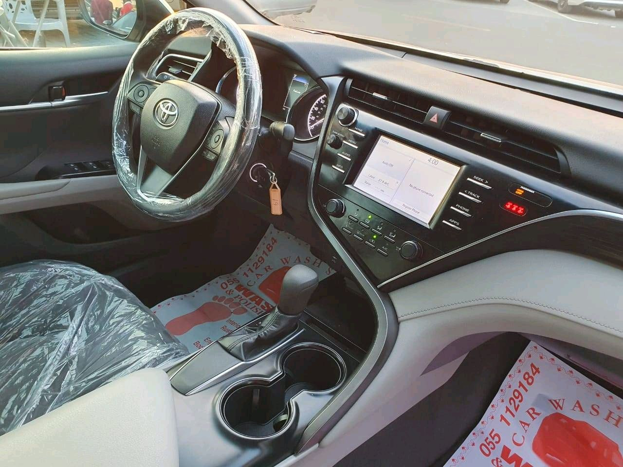 Toyota Camry - Image 10