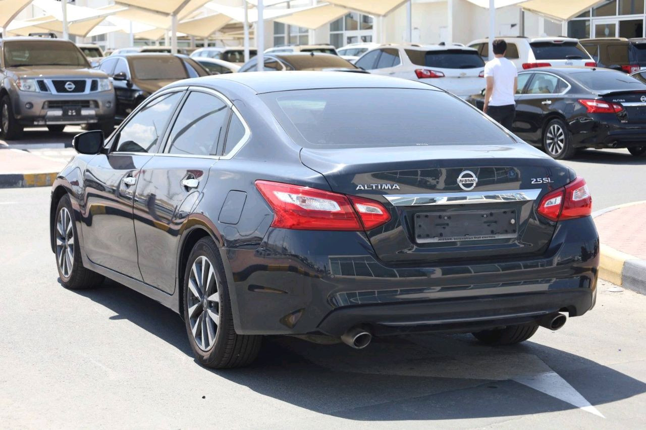 Nissan Altima - Image 7