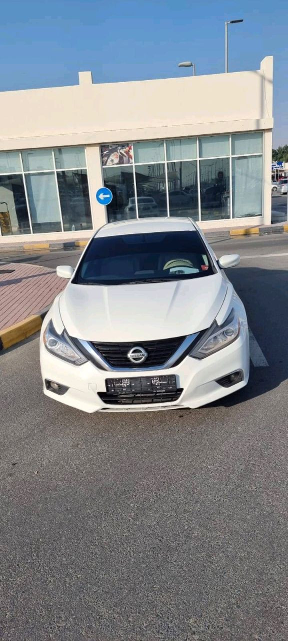 Nissan Altima - Image 9