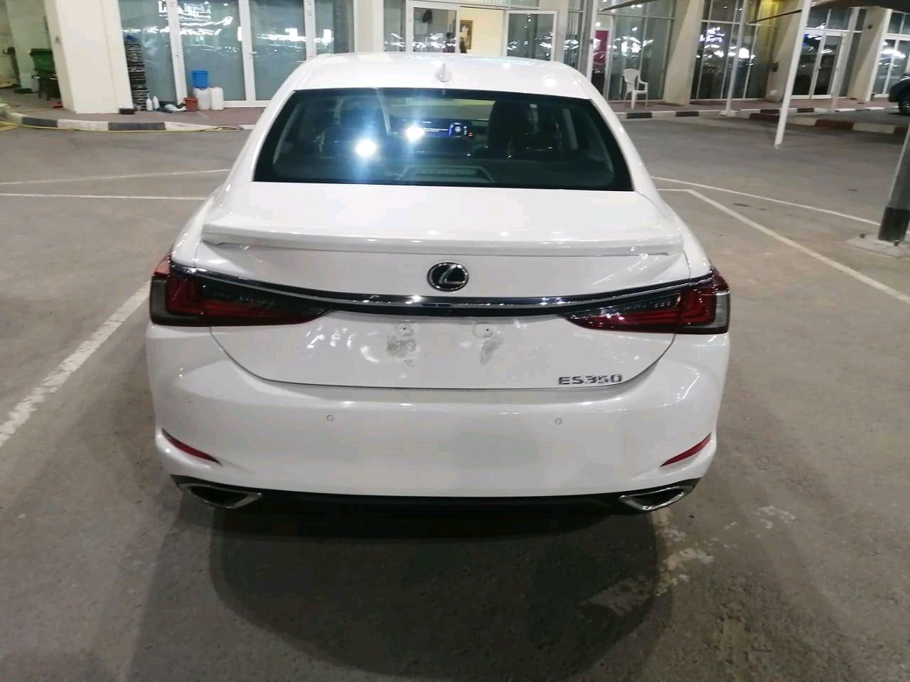Lexus ES-Series - Image 3