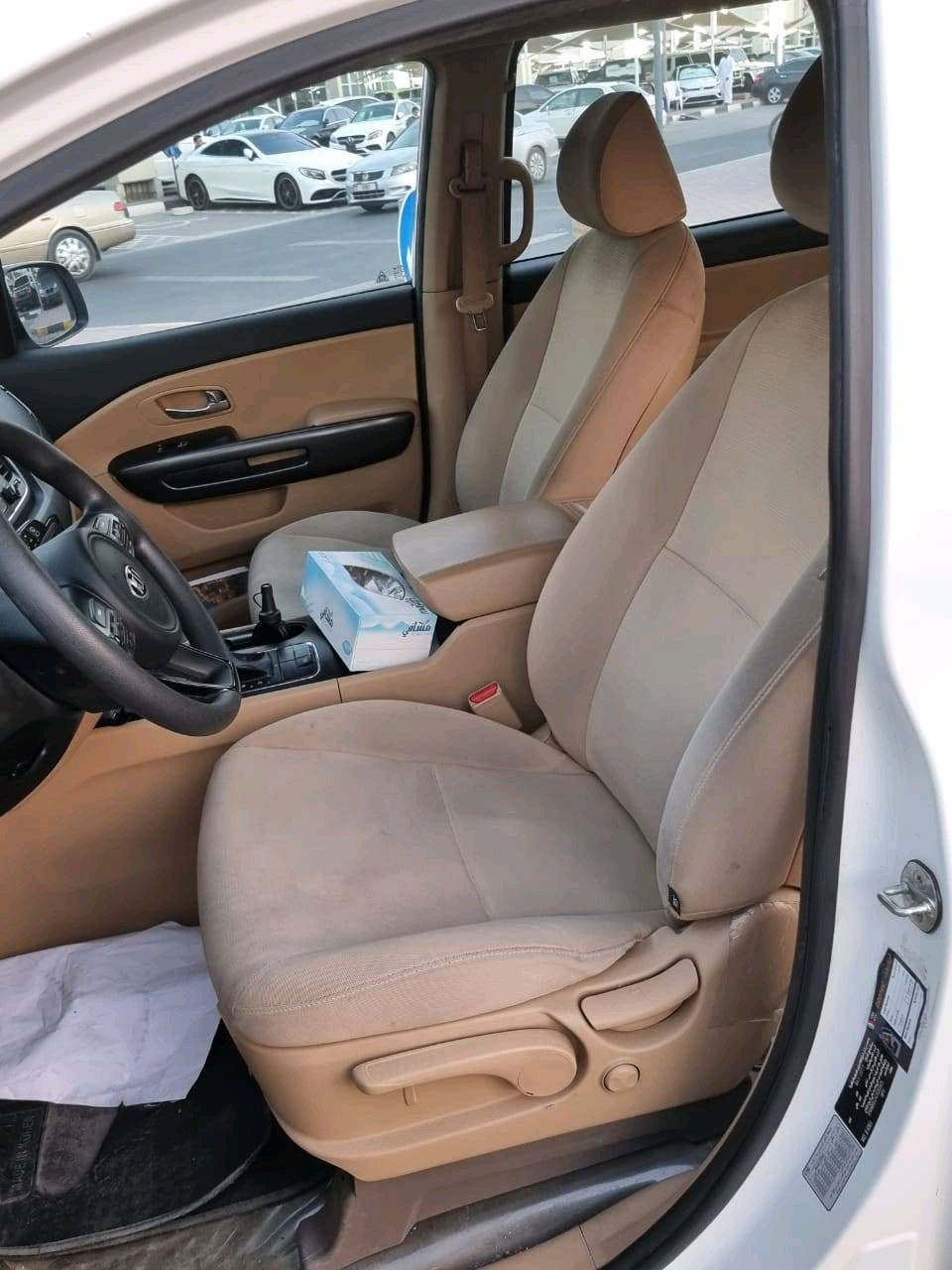 KIA Carnival - Image 4