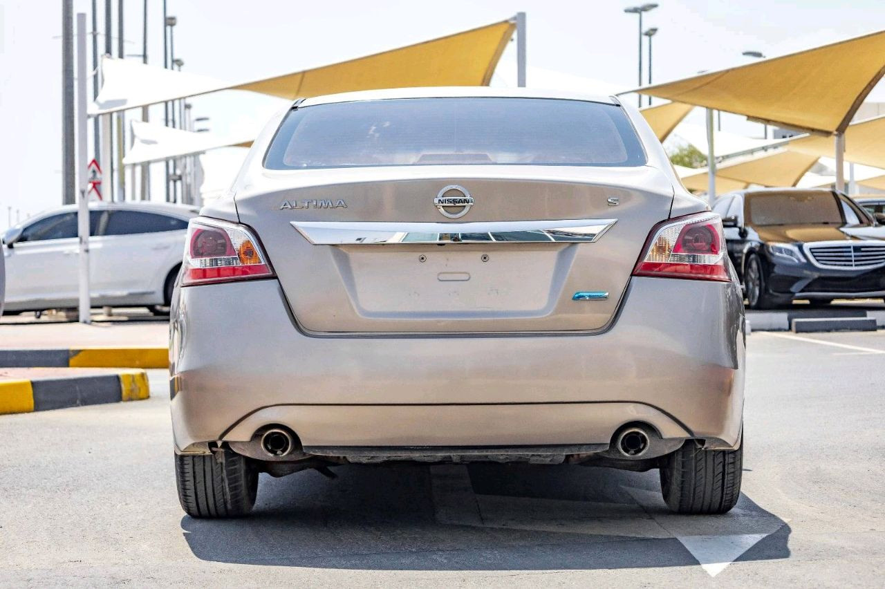 Nissan Altima - Image 6