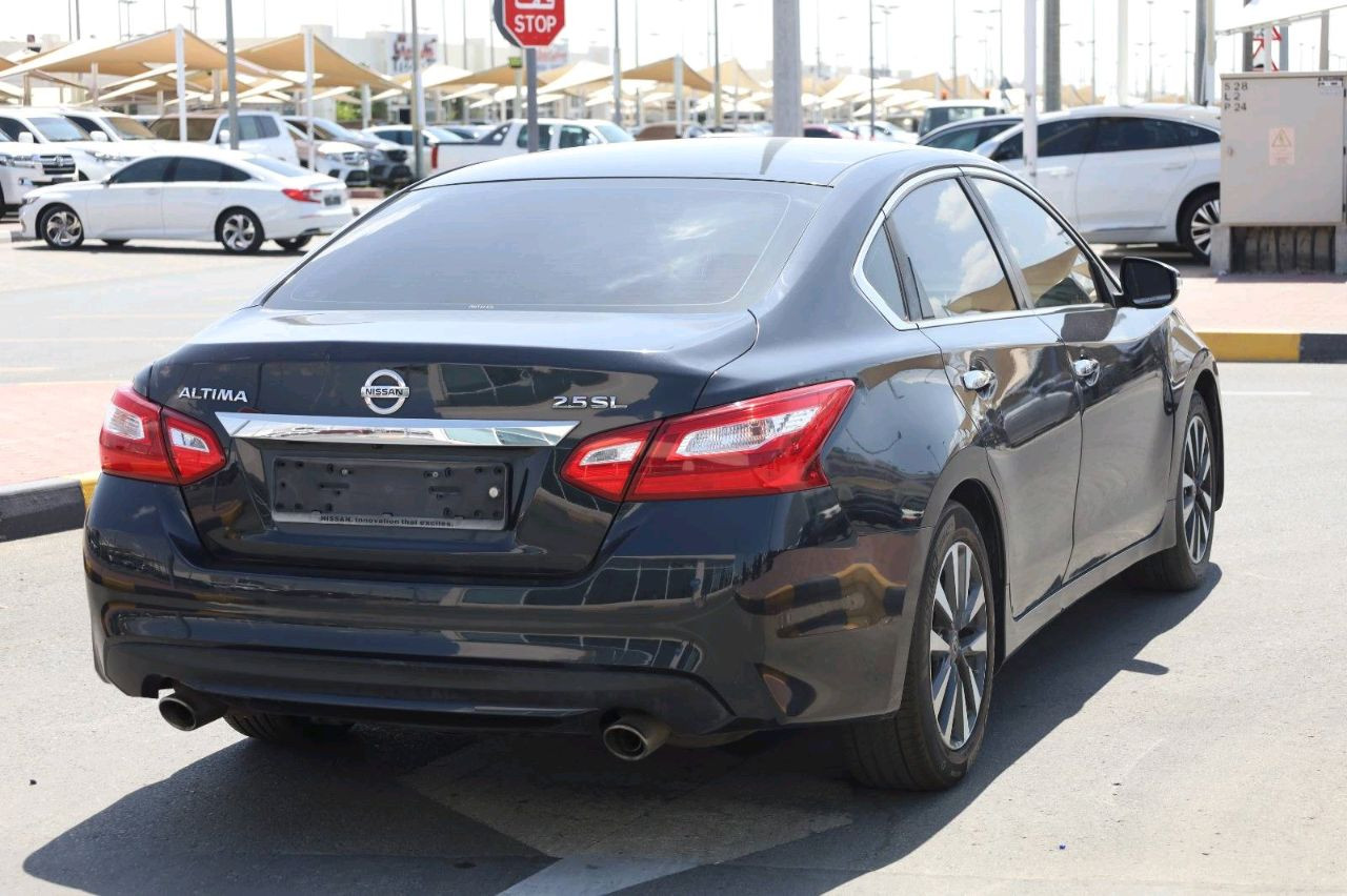 Nissan Altima - Image 5