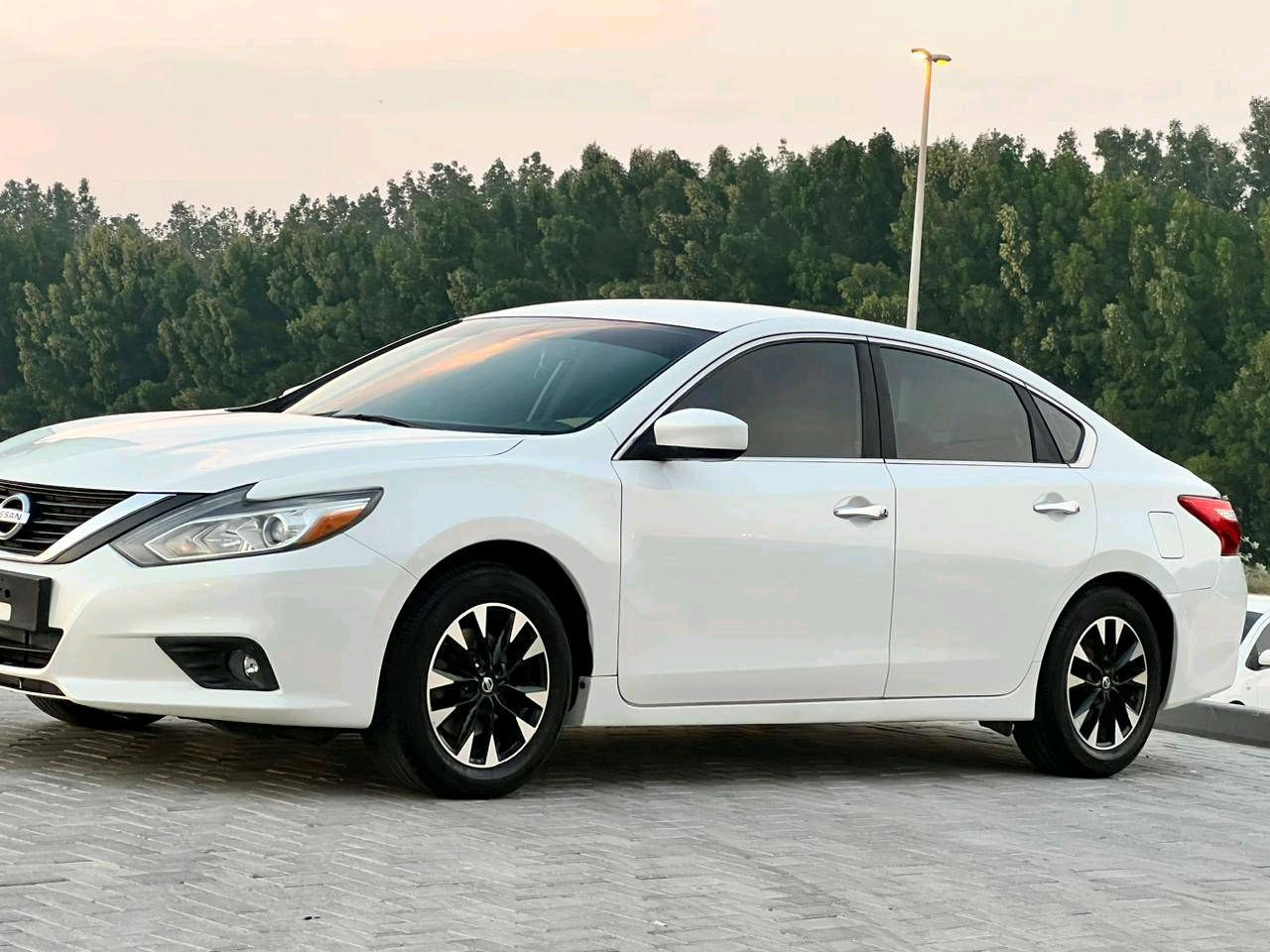 Nissan Altima - Image 3