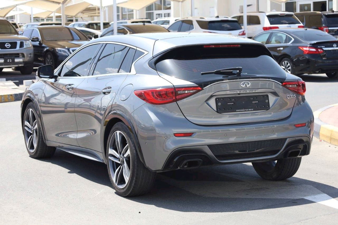 Infiniti Q30 - Image 4