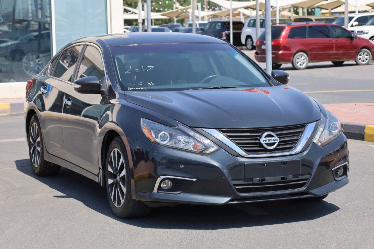 Nissan Altima - Image 3