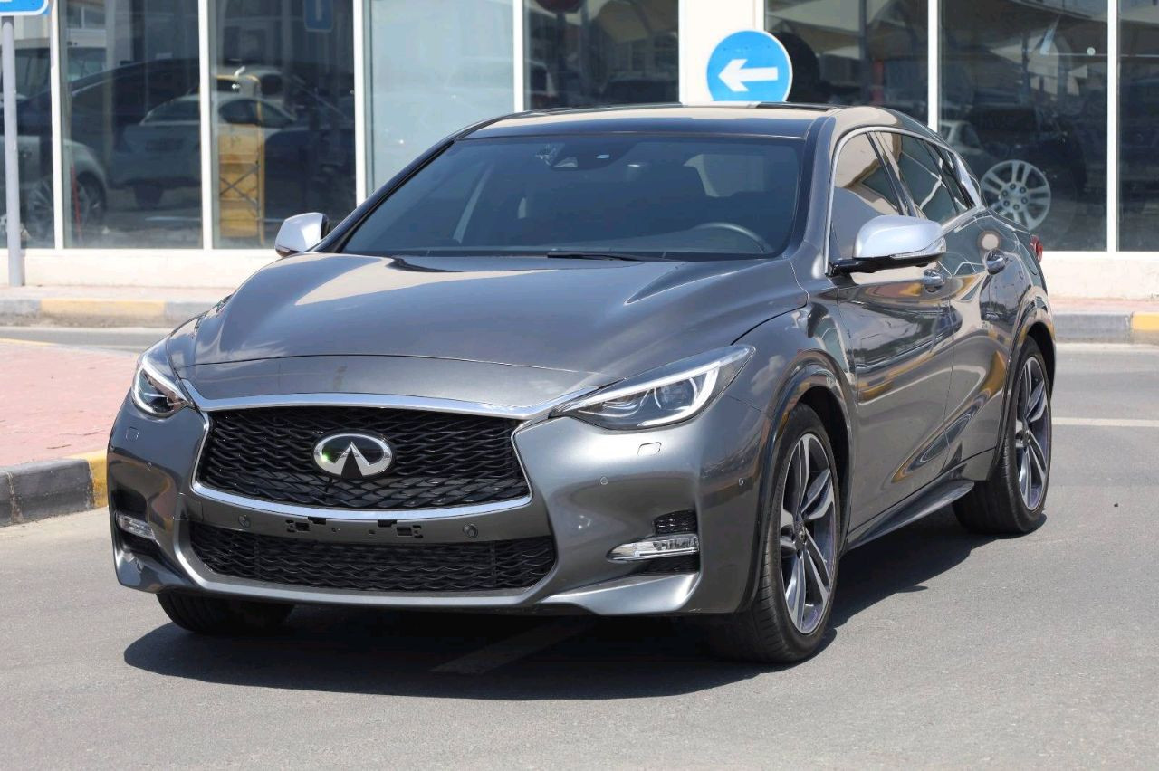 Infiniti Q30 - Image 5