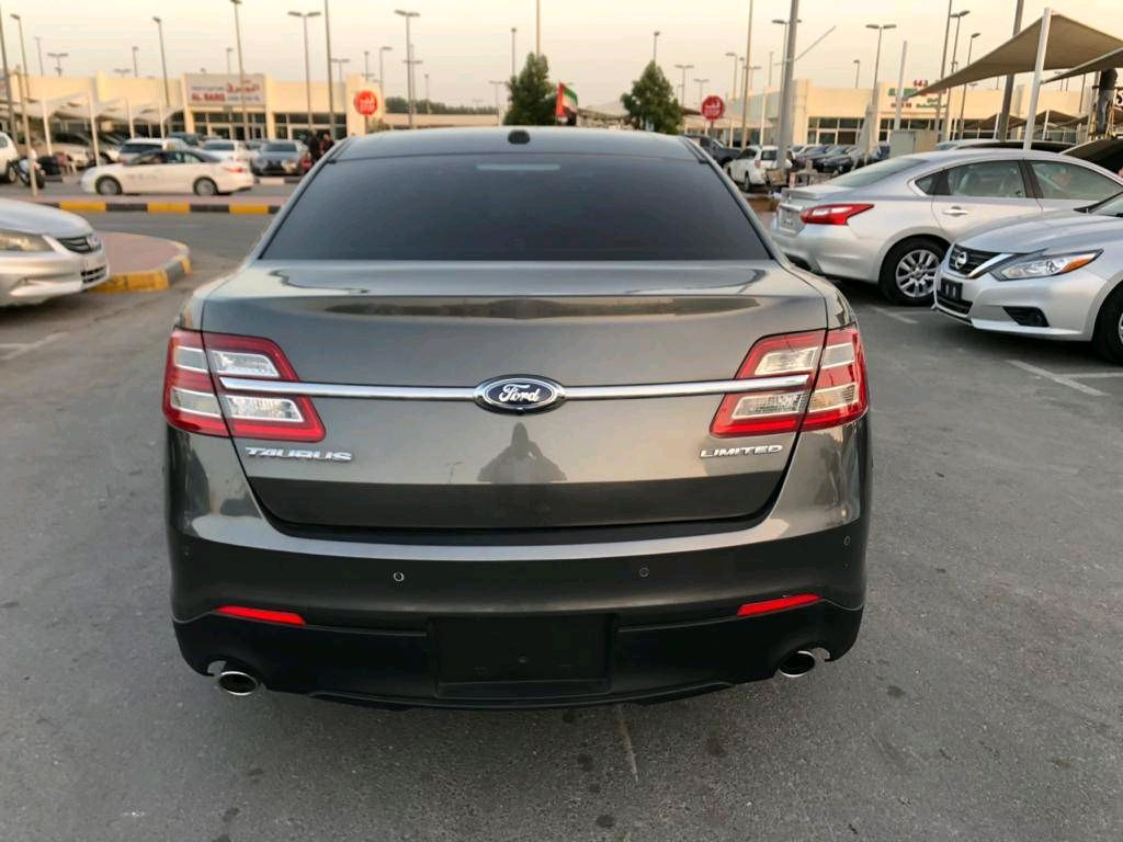 Ford Taurus - Image 3