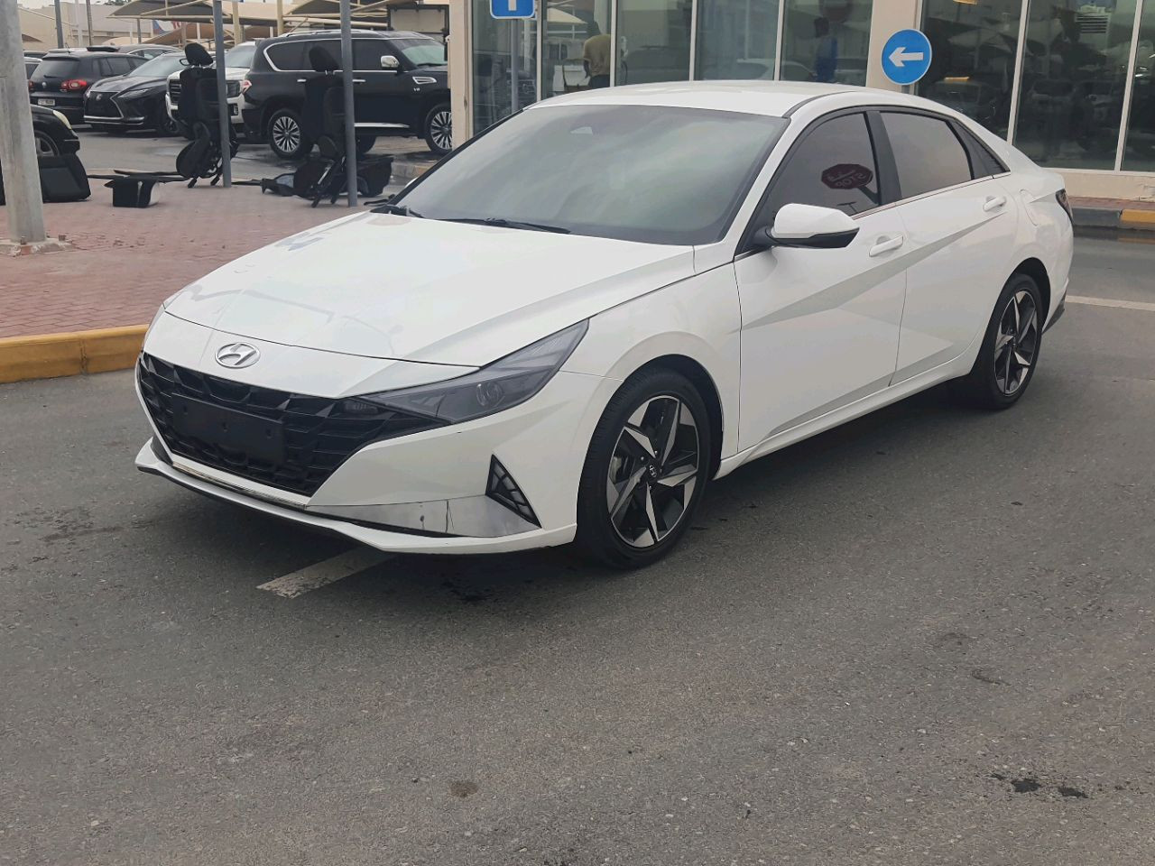 Hyundai Elantra - Image 10