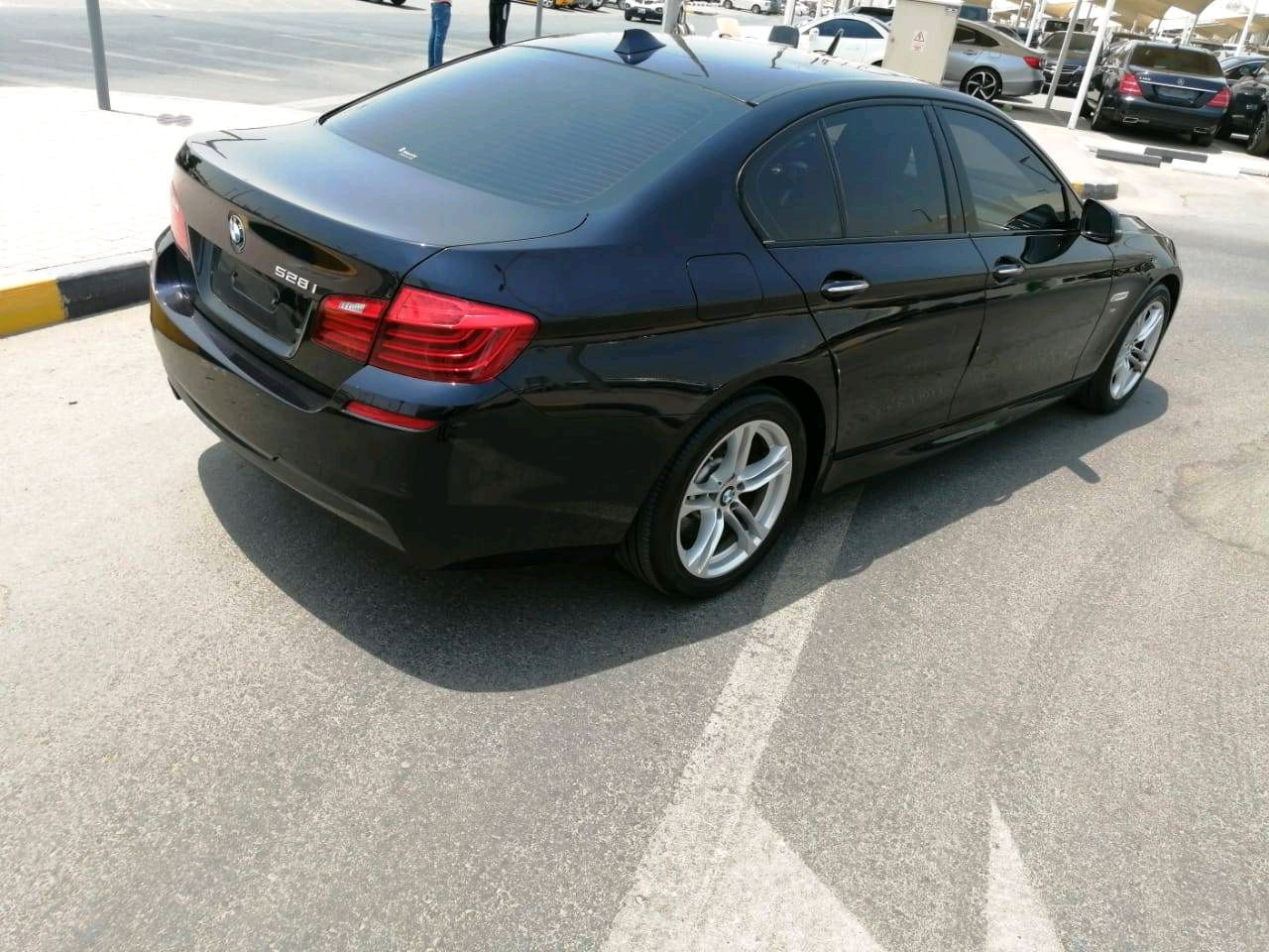 BMW 5-Series - Image 4