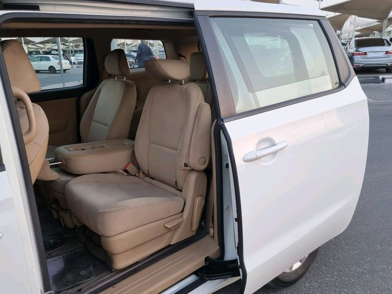 KIA Carnival - Image 6