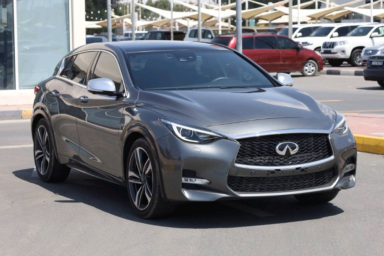 Infiniti Q30 - Image 8