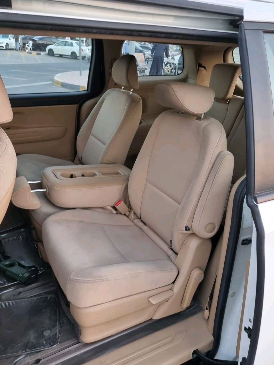 KIA Carnival - Image 9