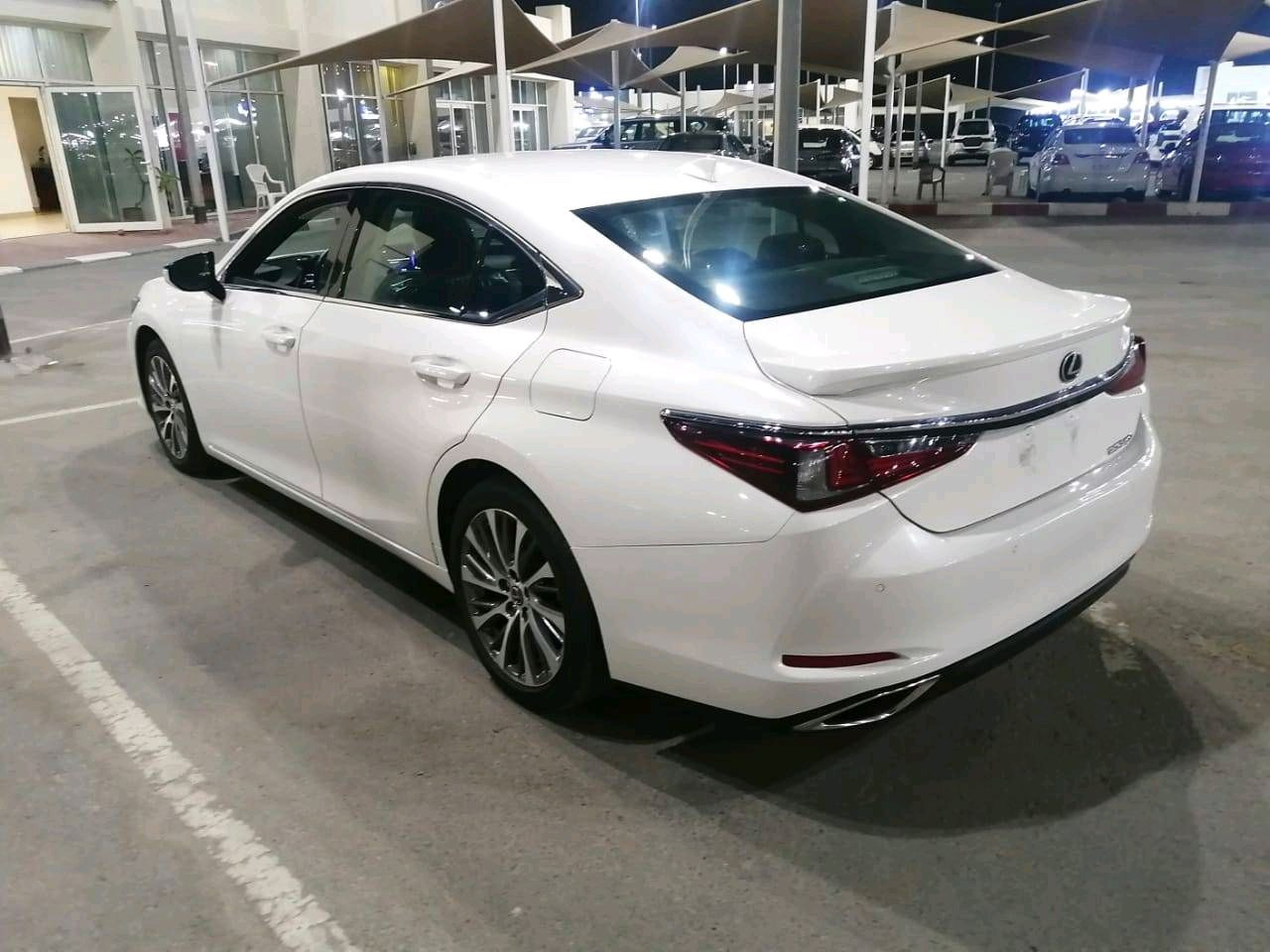 Lexus ES-Series - Image 6