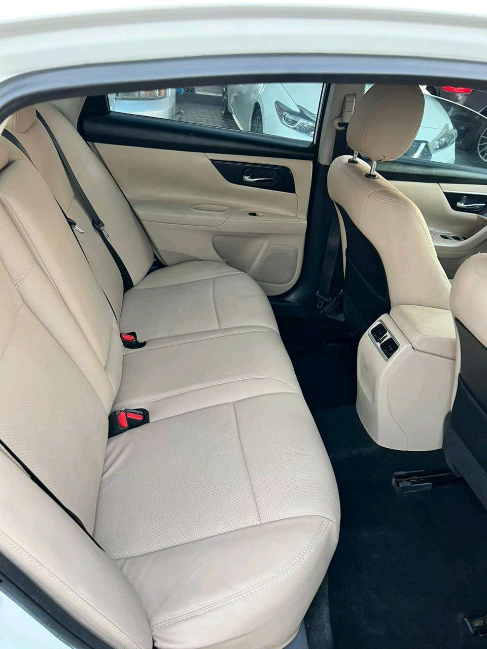 Nissan Altima - Image 8