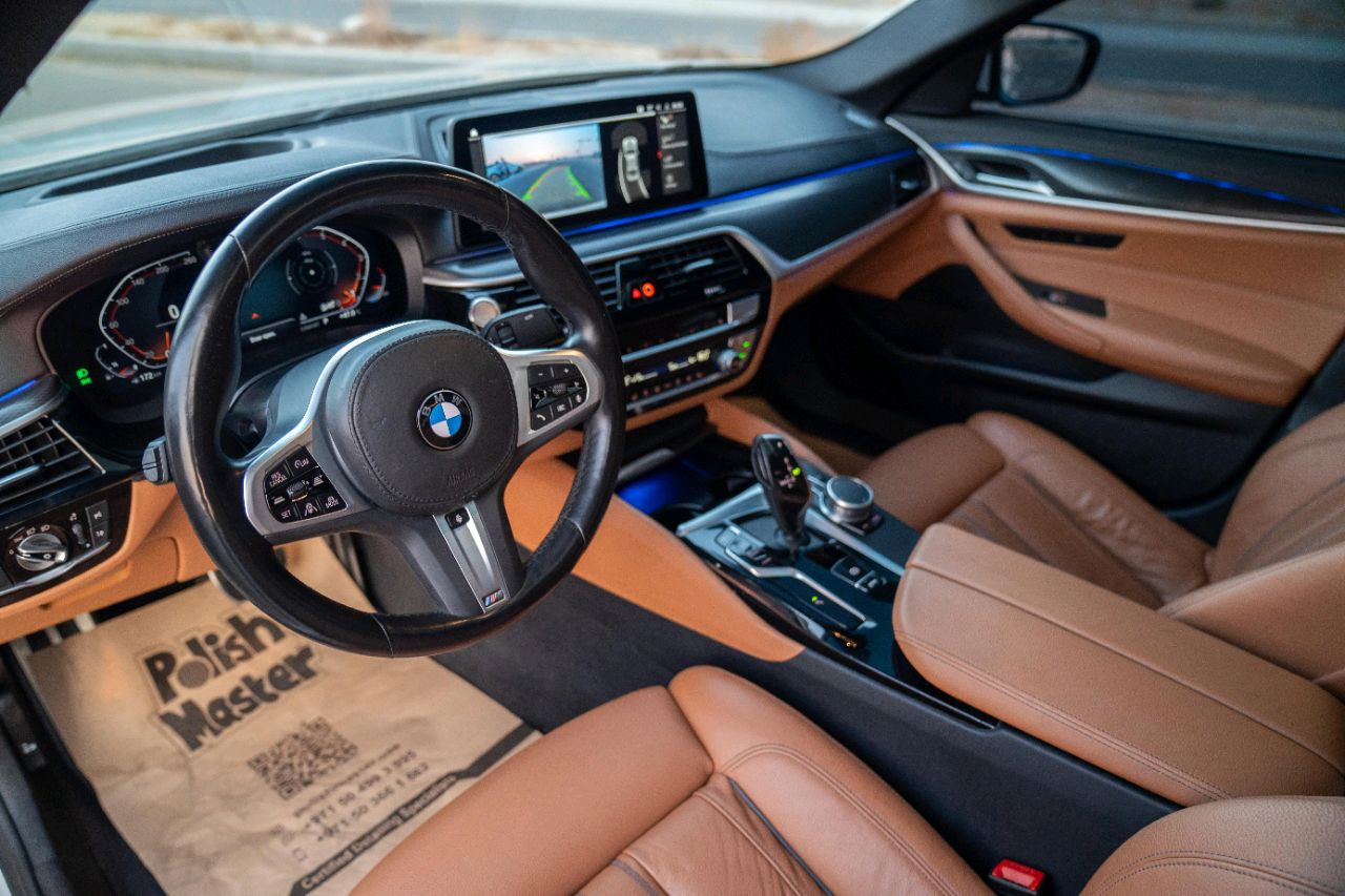 BMW 5-Series - Image 9