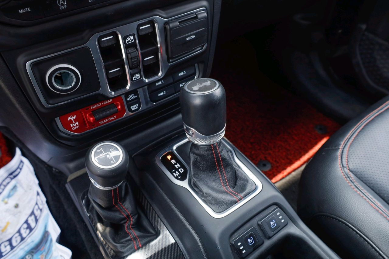Jeep Wrangler - Image 9