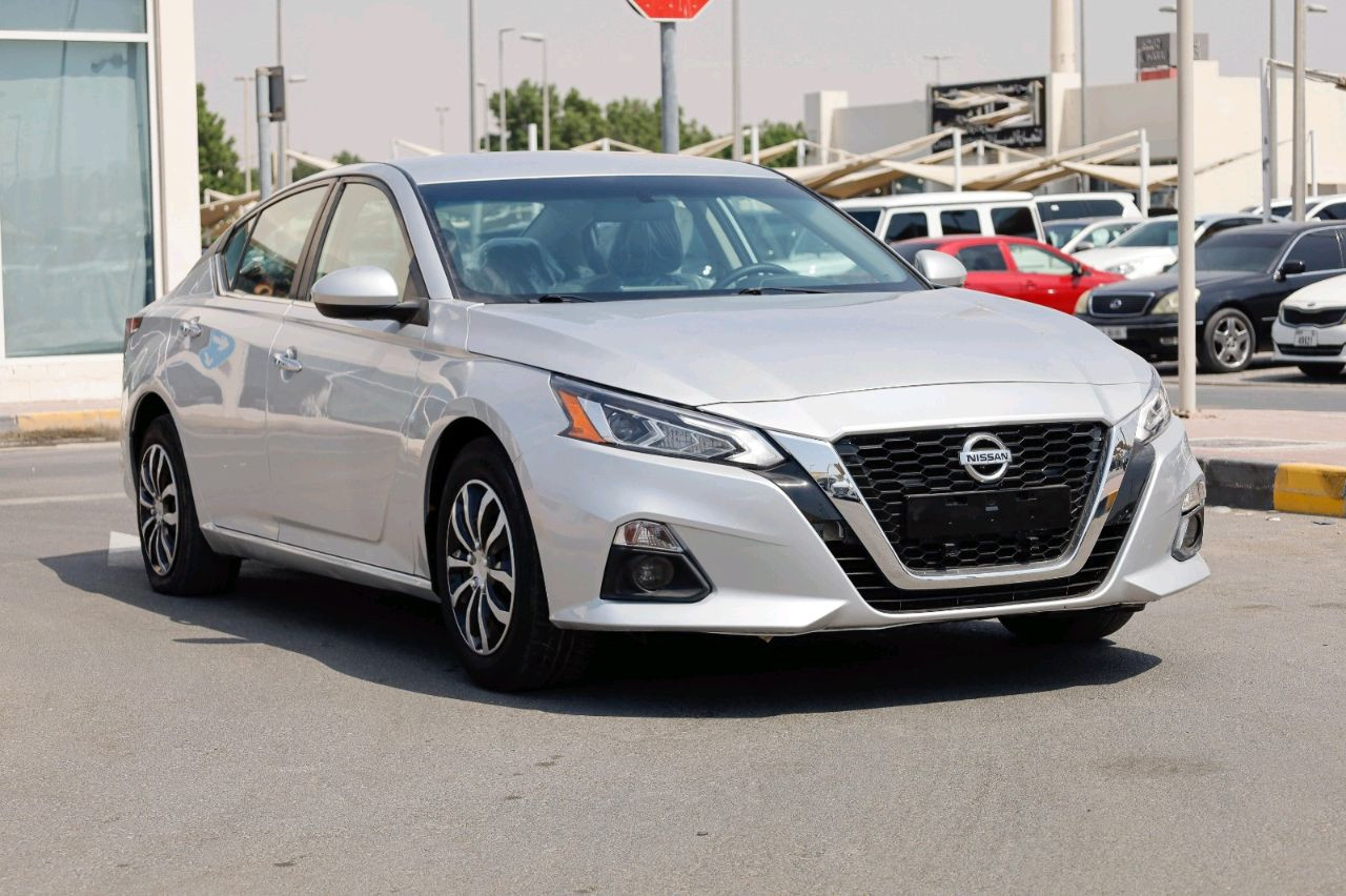 Nissan Altima - Image 6