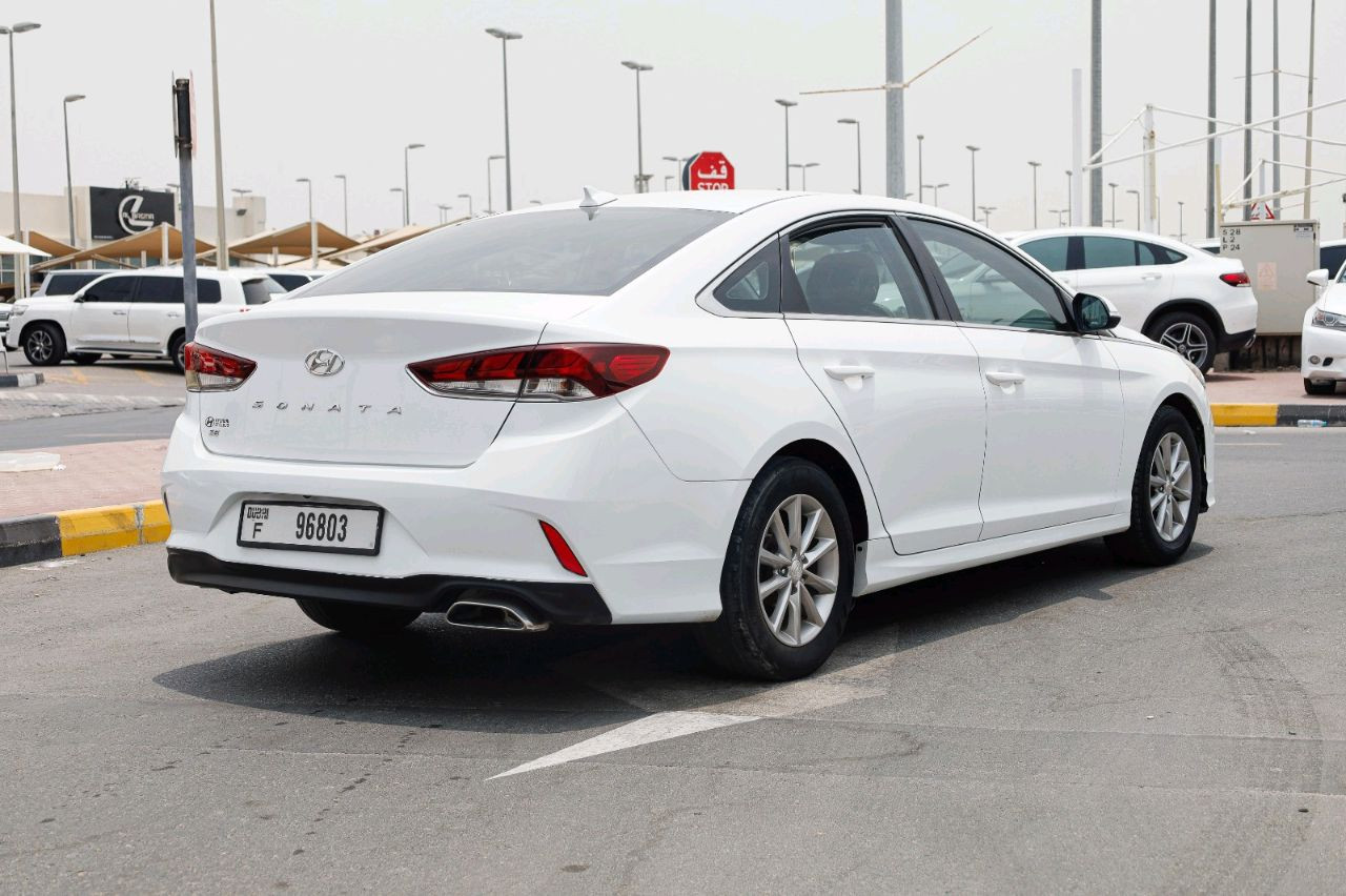 Hyundai Sonata - Image 10