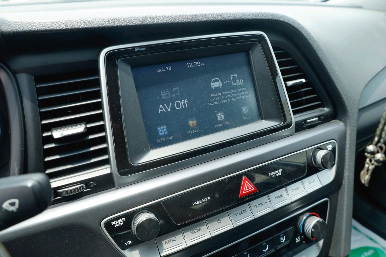 Hyundai Sonata - Image 9