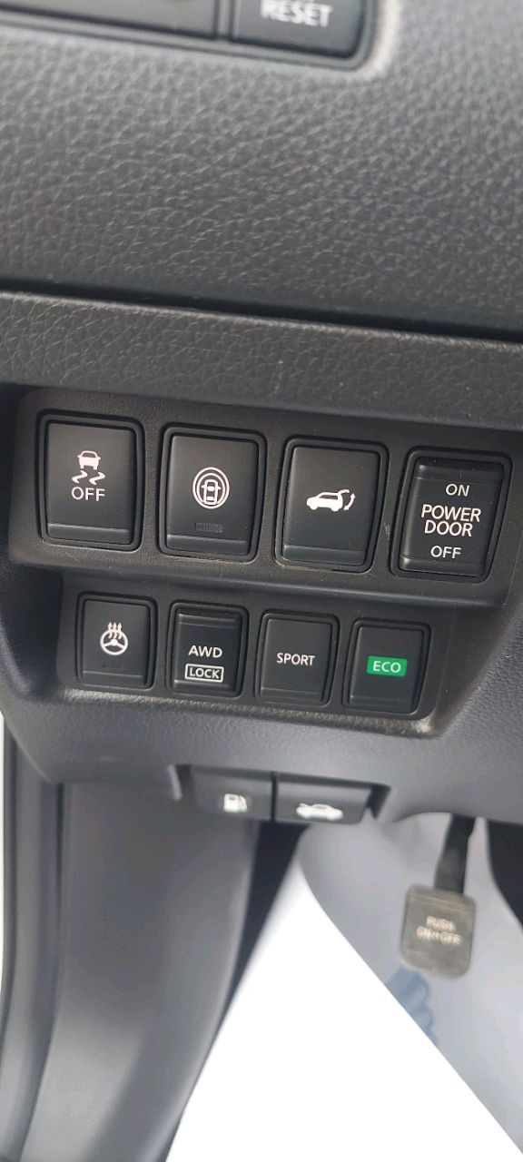 Nissan Rogue - Image 5