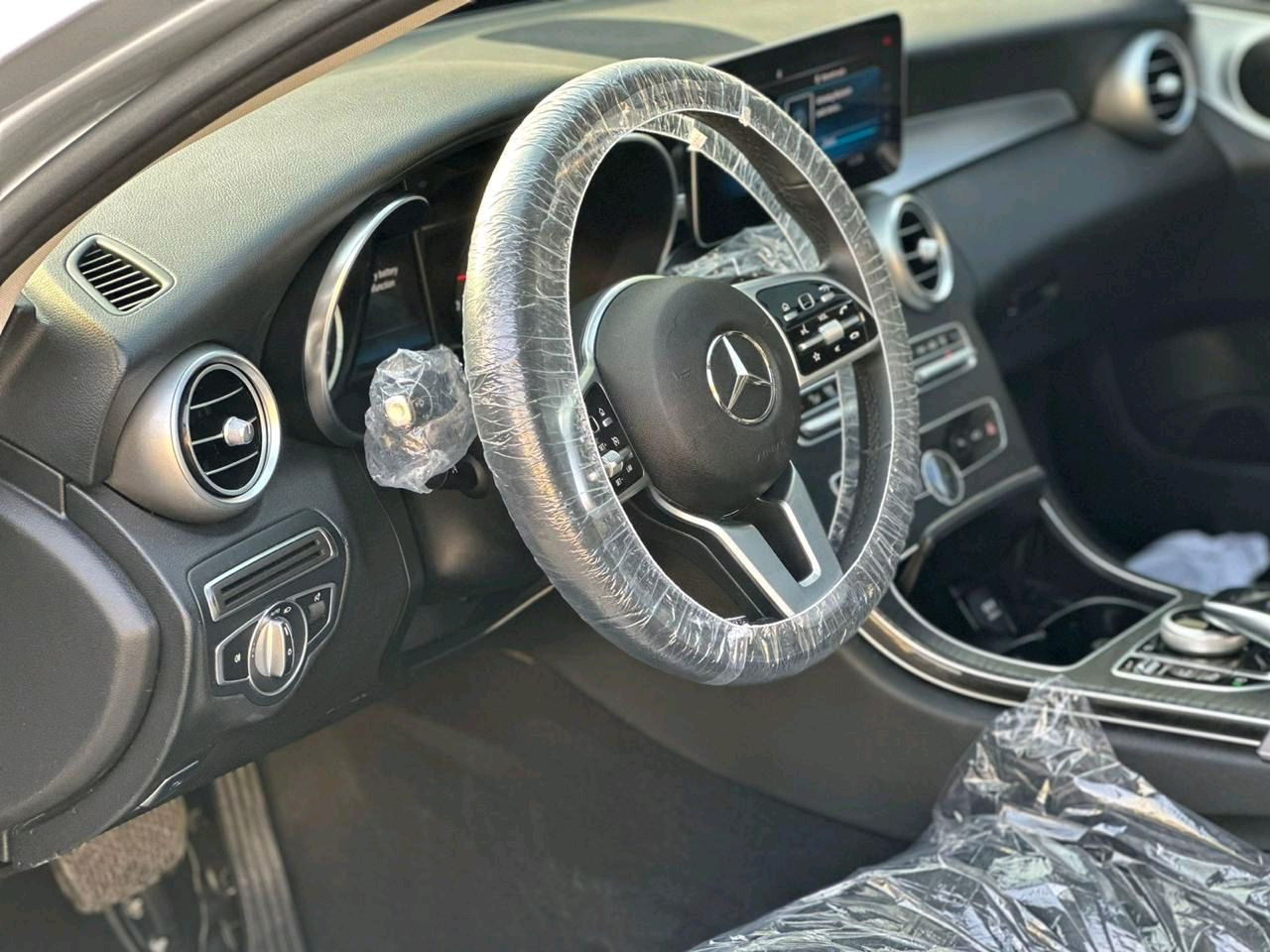 Mercedes Benz C-Class - Image 9