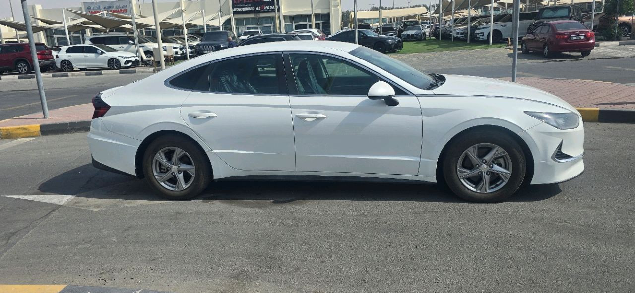 Hyundai Sonata - Image 4