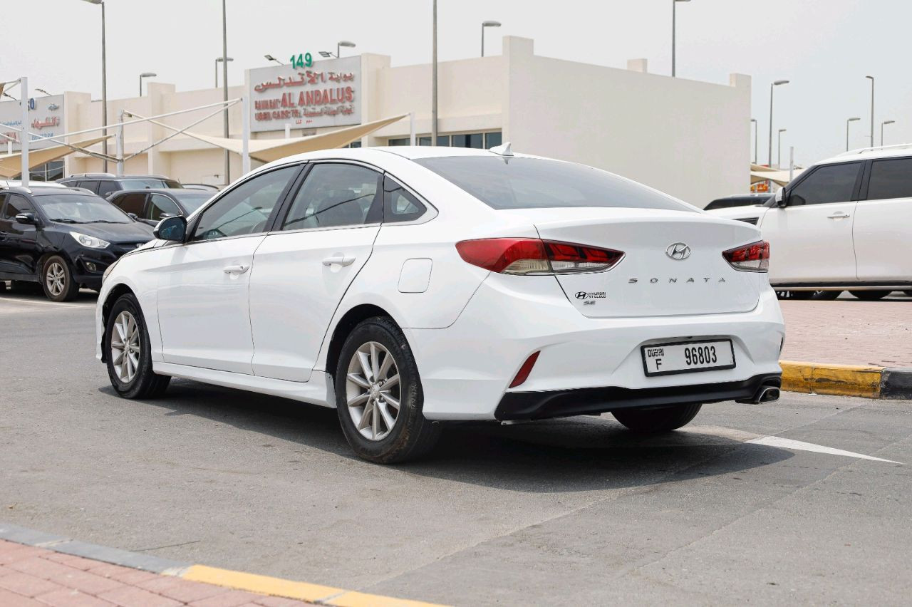 Hyundai Sonata - Image 11