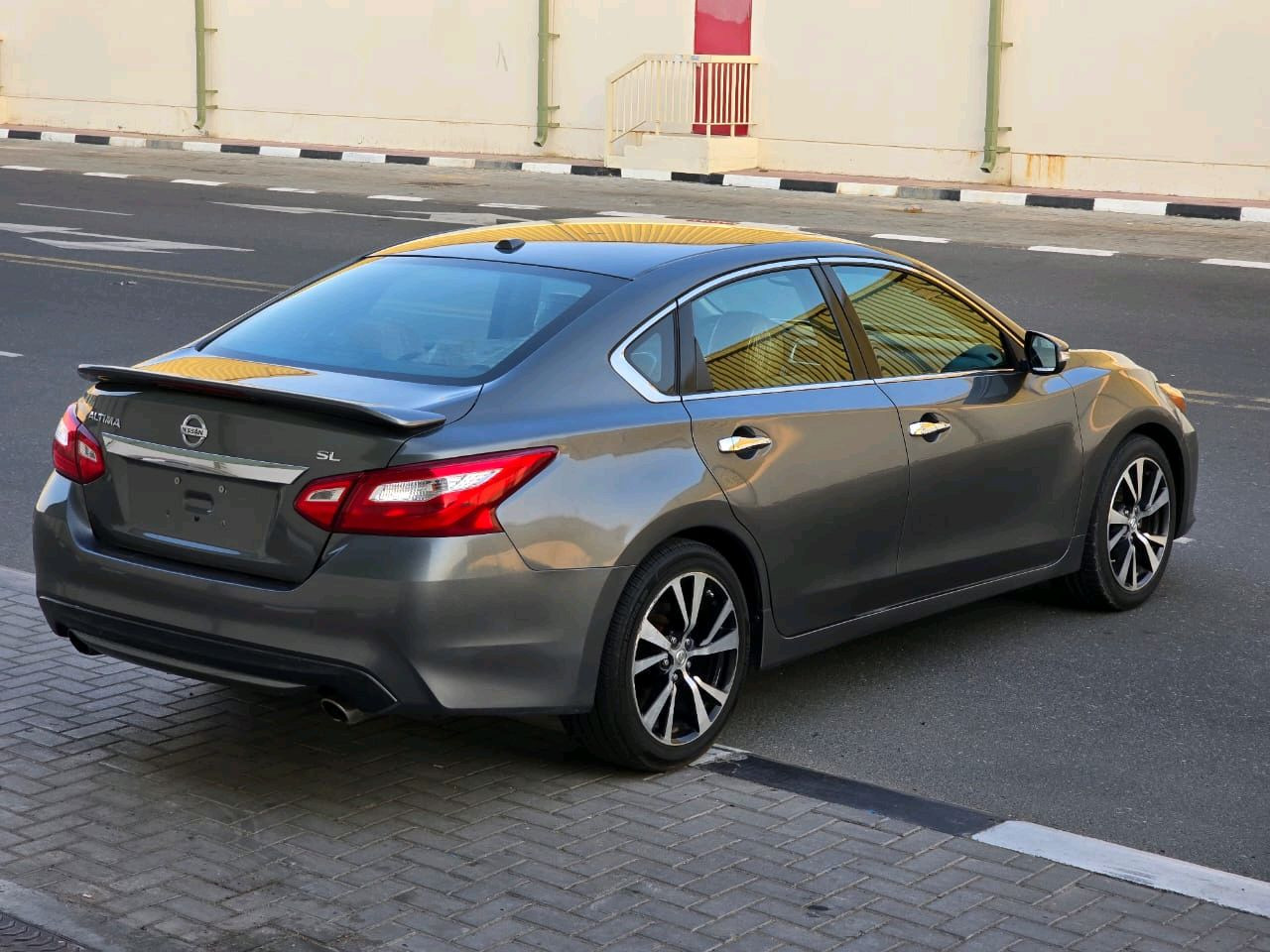 Nissan Altima - Image 3