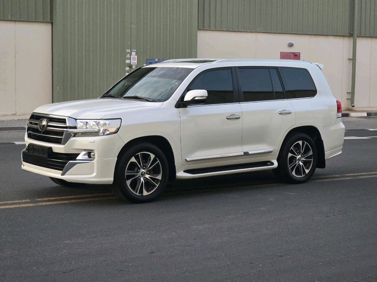 Toyota Land Cruiser - Image 4