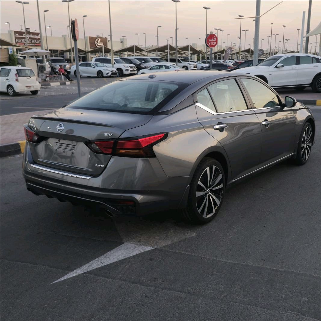 Nissan Altima - Image 5