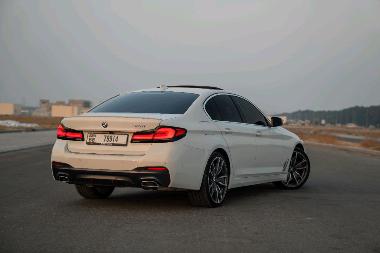 BMW 5-Series - Image 5