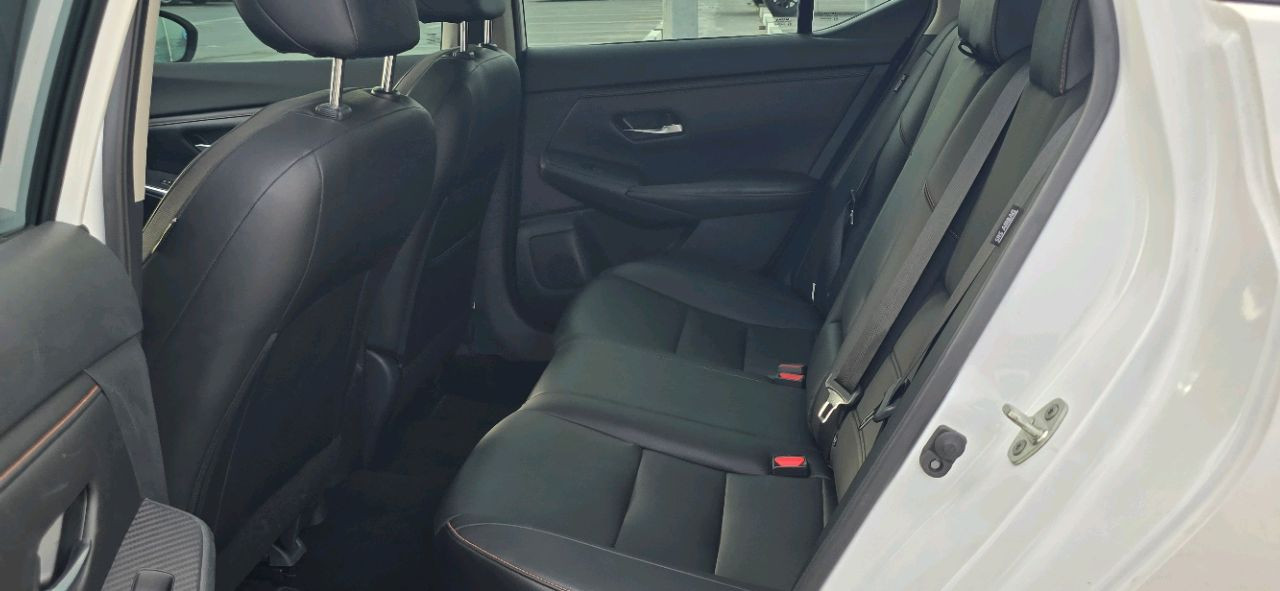 Nissan Sentra - Image 10