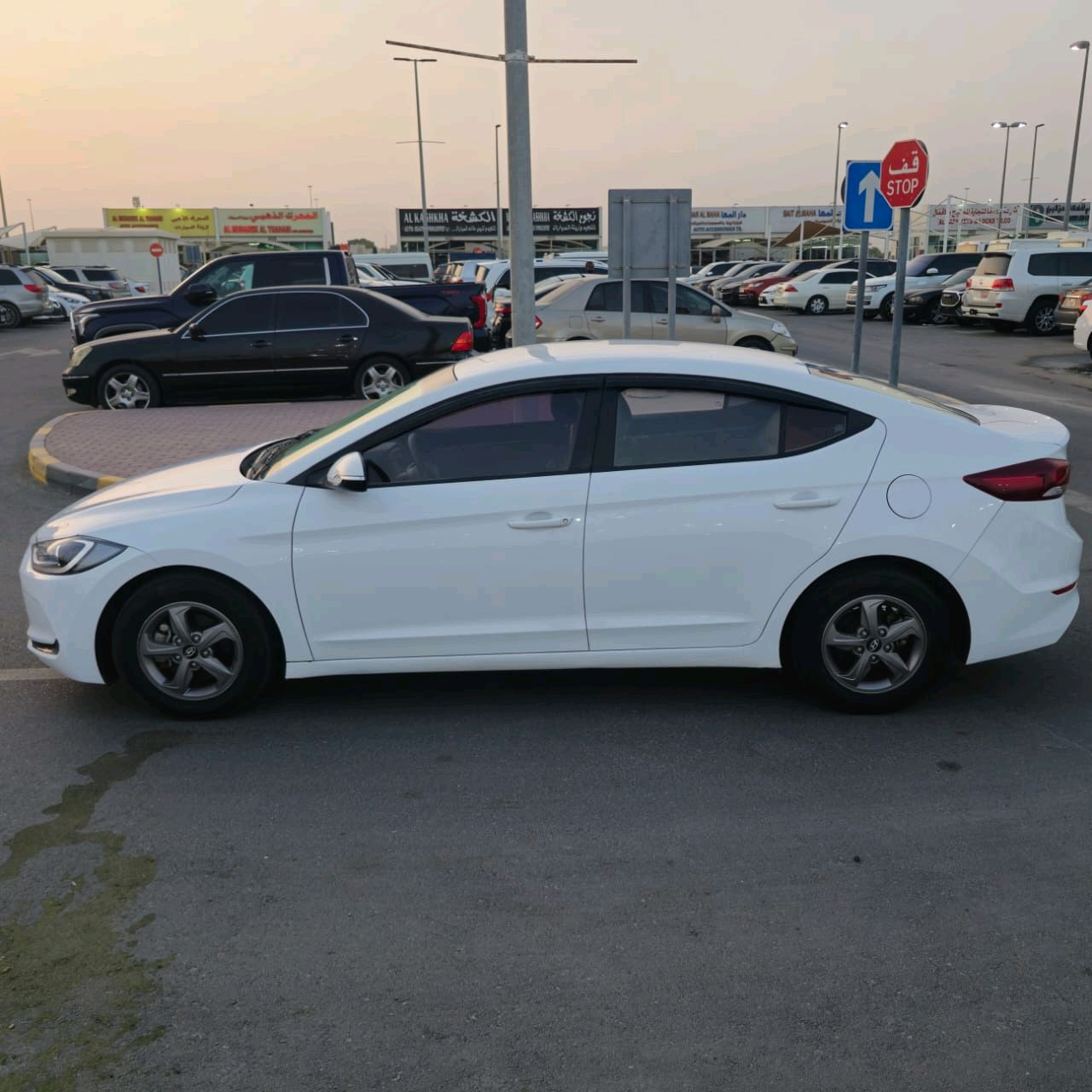 Hyundai Elantra - Image 3
