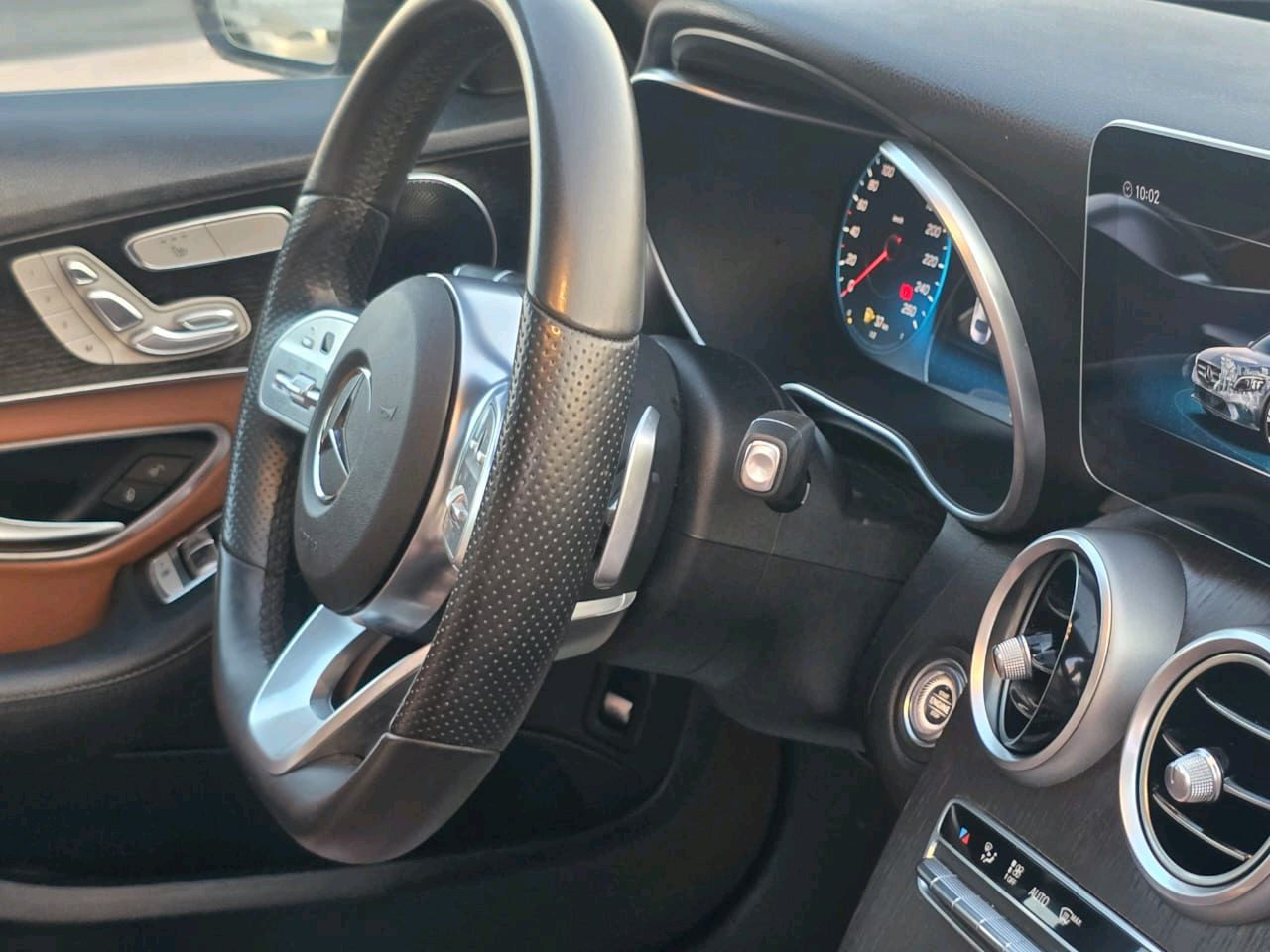 Mercedes Benz C-Class - Image 10