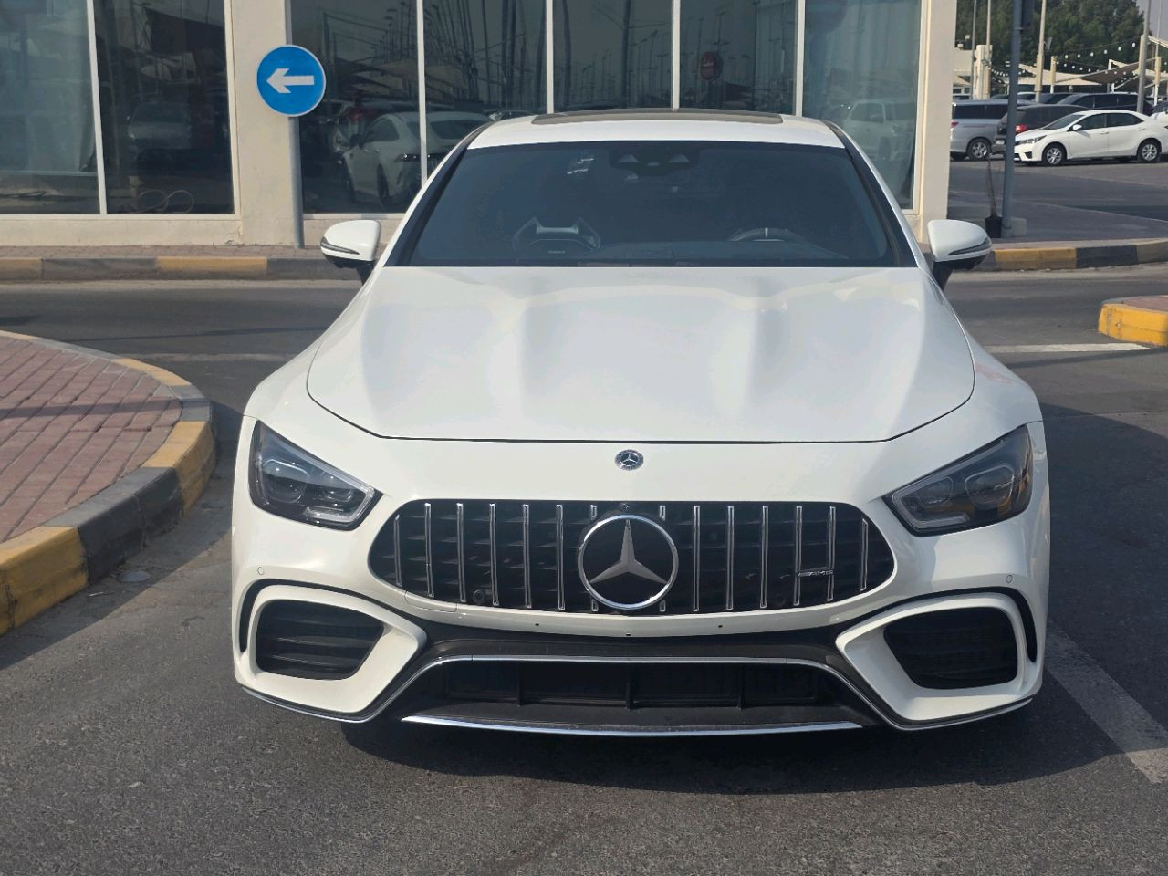 Mercedes Benz GT - Image 4