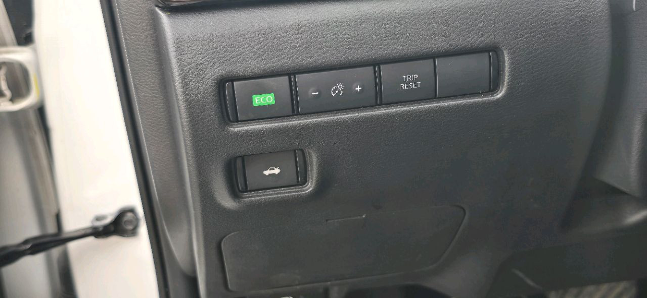 Nissan Sentra - Image 11
