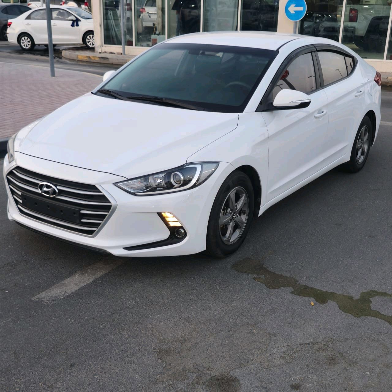 Hyundai Elantra - Image 12