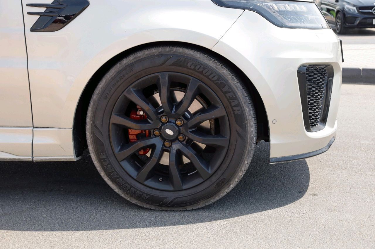 Range Rover Sport - Image 11