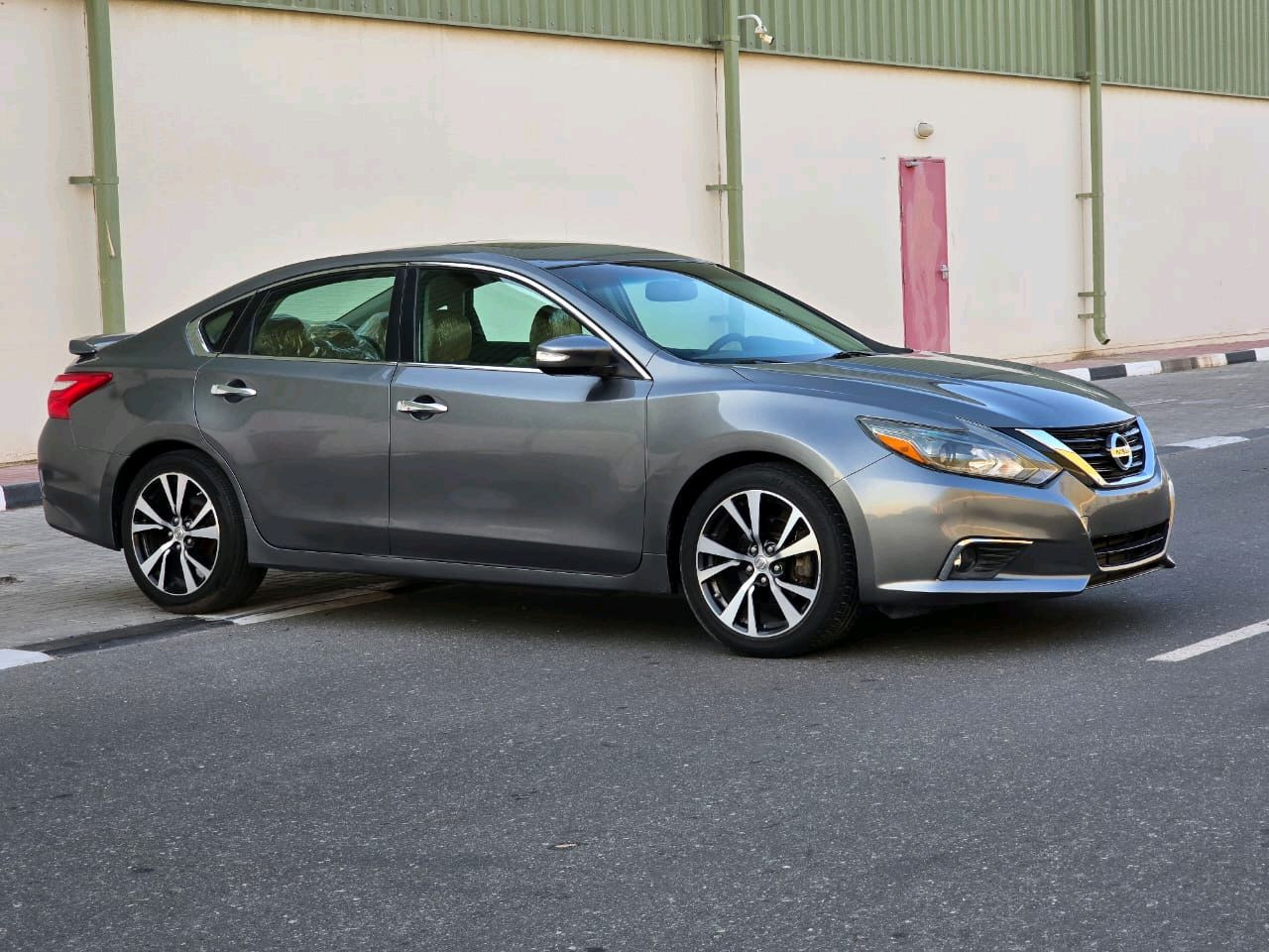 Nissan Altima - Image 12