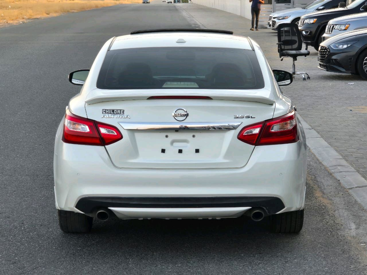 Nissan Altima - Image 10
