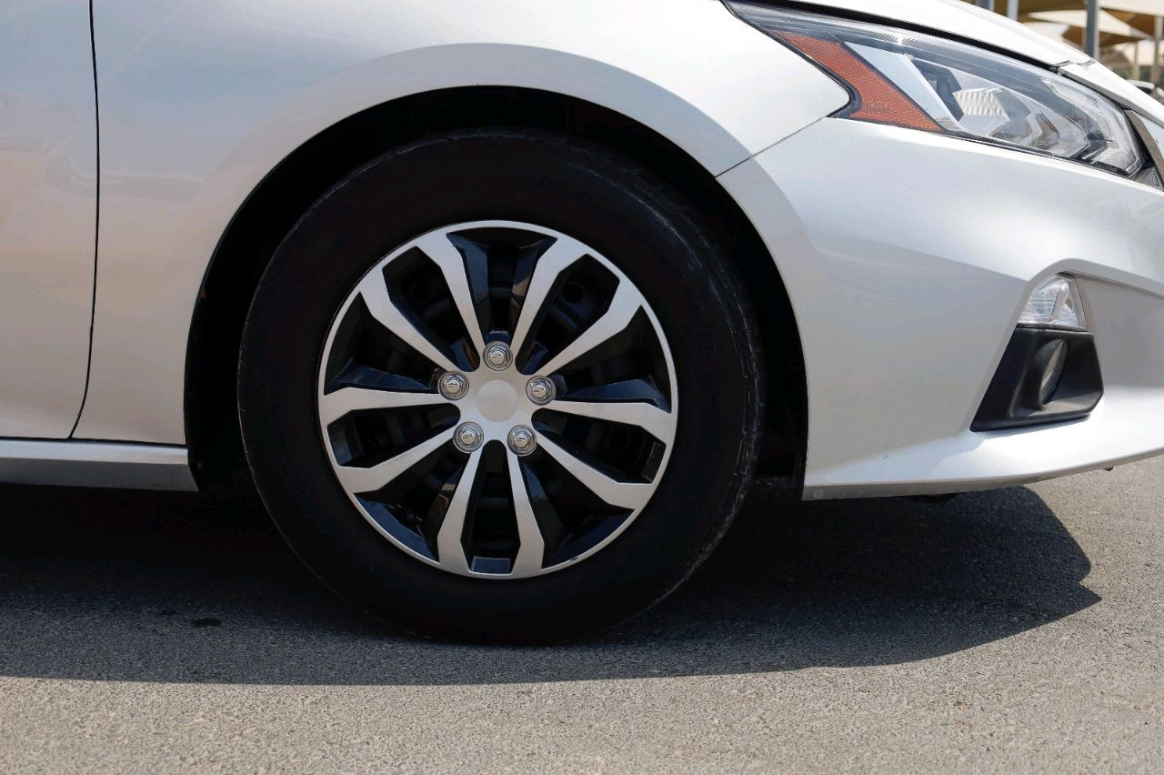 Nissan Altima - Image 3