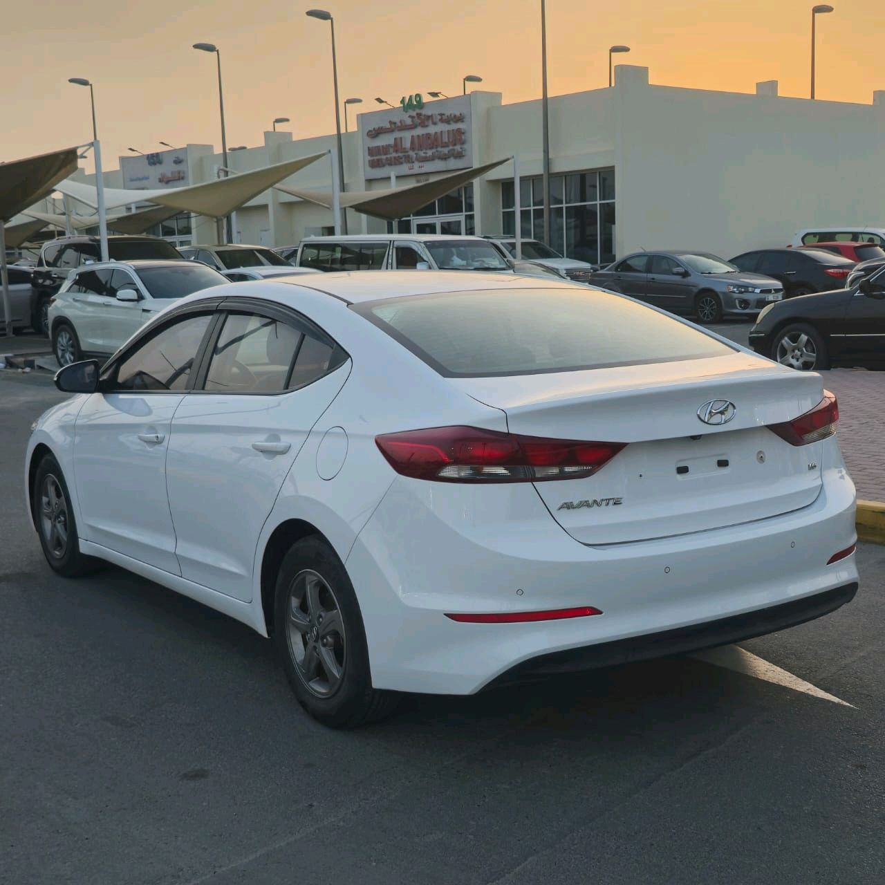 Hyundai Elantra - Image 4