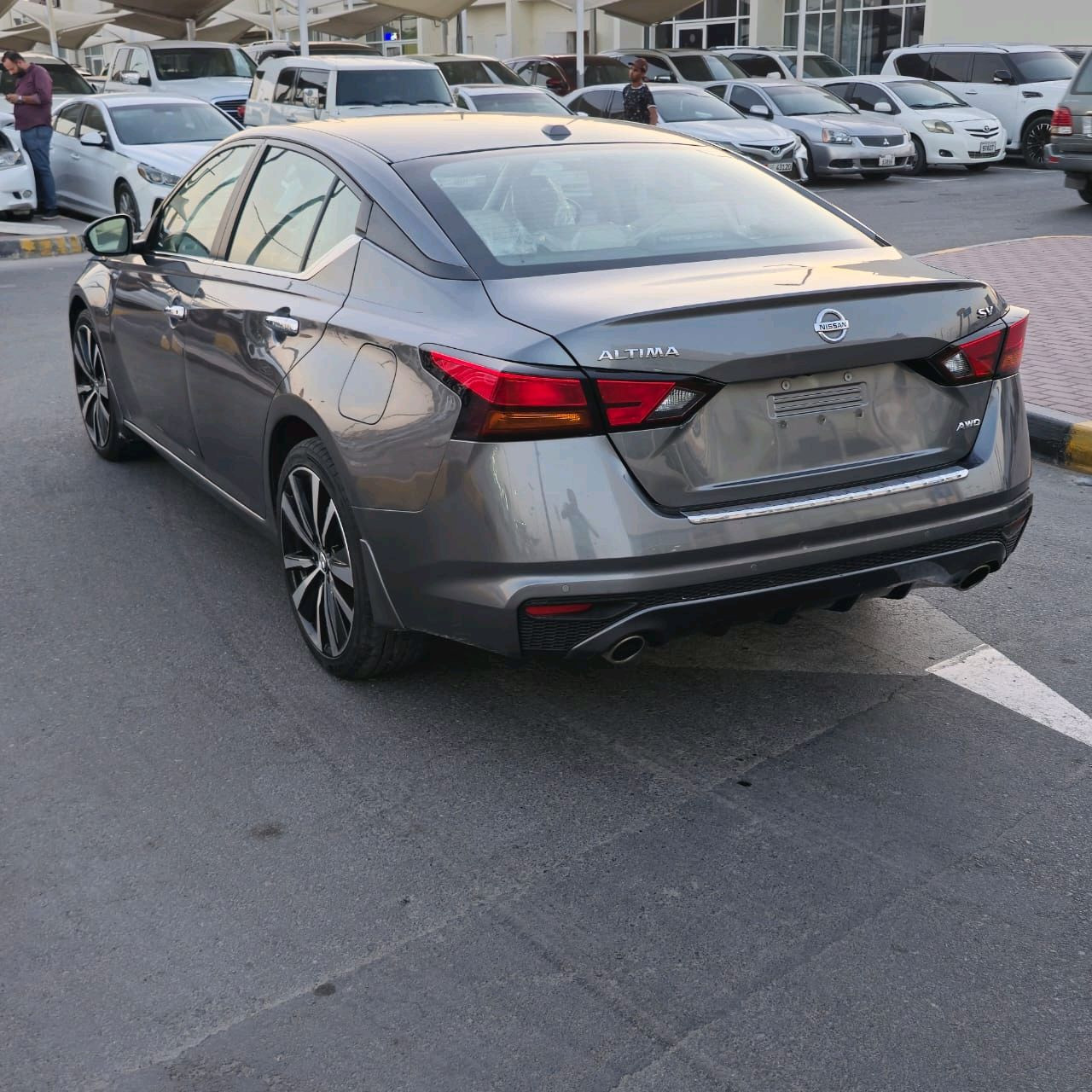 Nissan Altima - Image 15